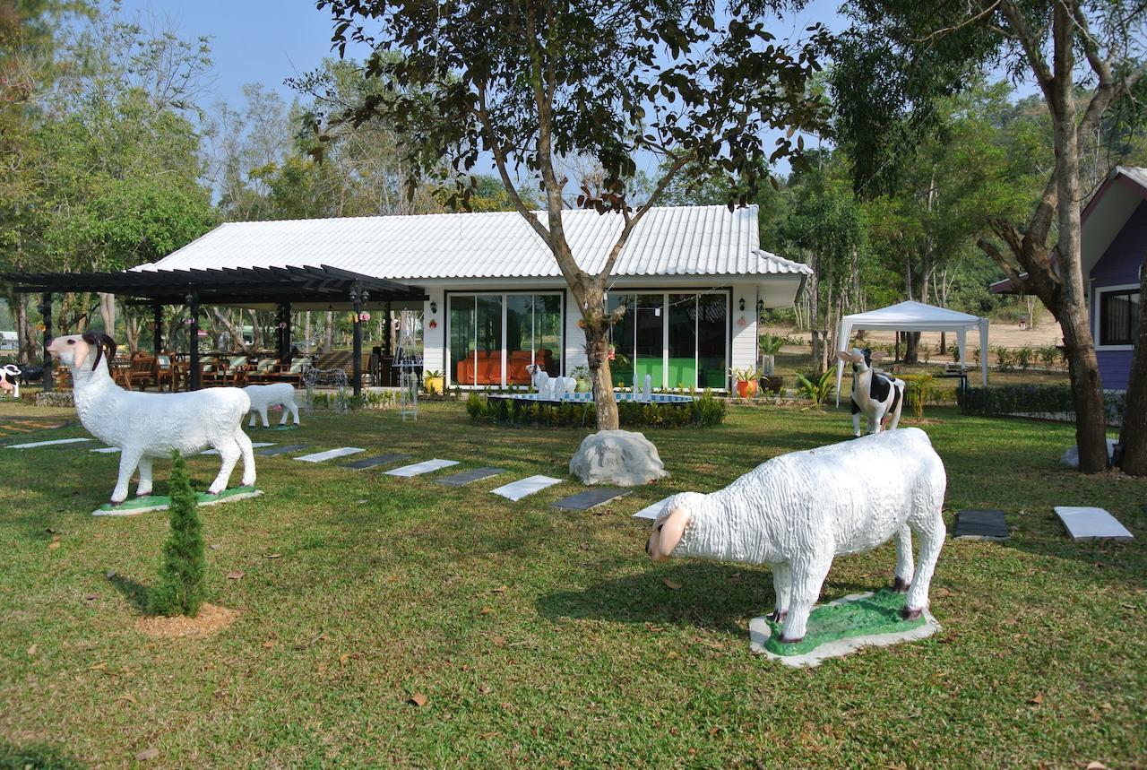 Baanraisooksangchan Kaeng Kachan Buitenkant foto
