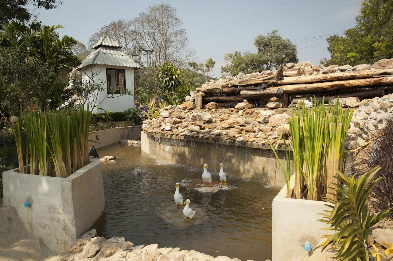 Baanraisooksangchan Kaeng Kachan Buitenkant foto