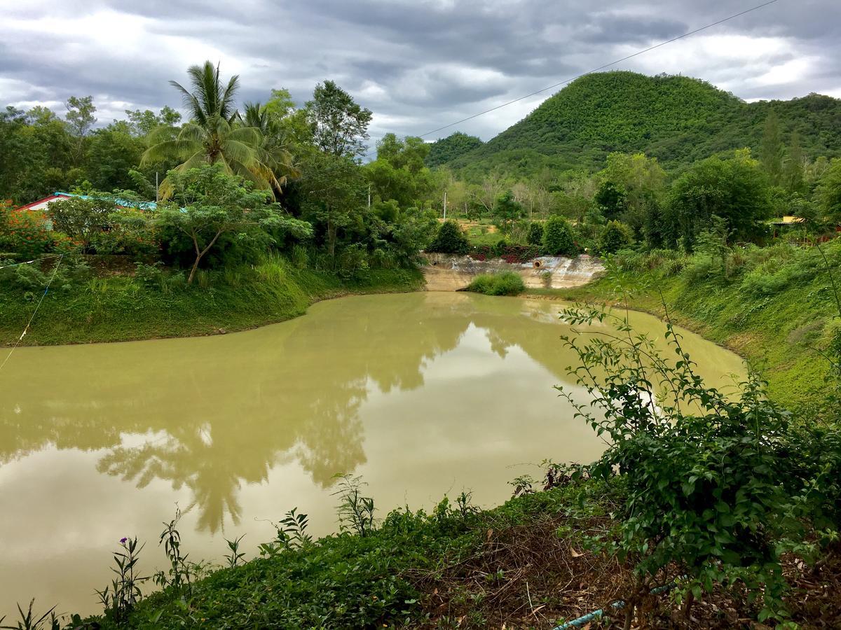 Baanraisooksangchan Kaeng Kachan Buitenkant foto