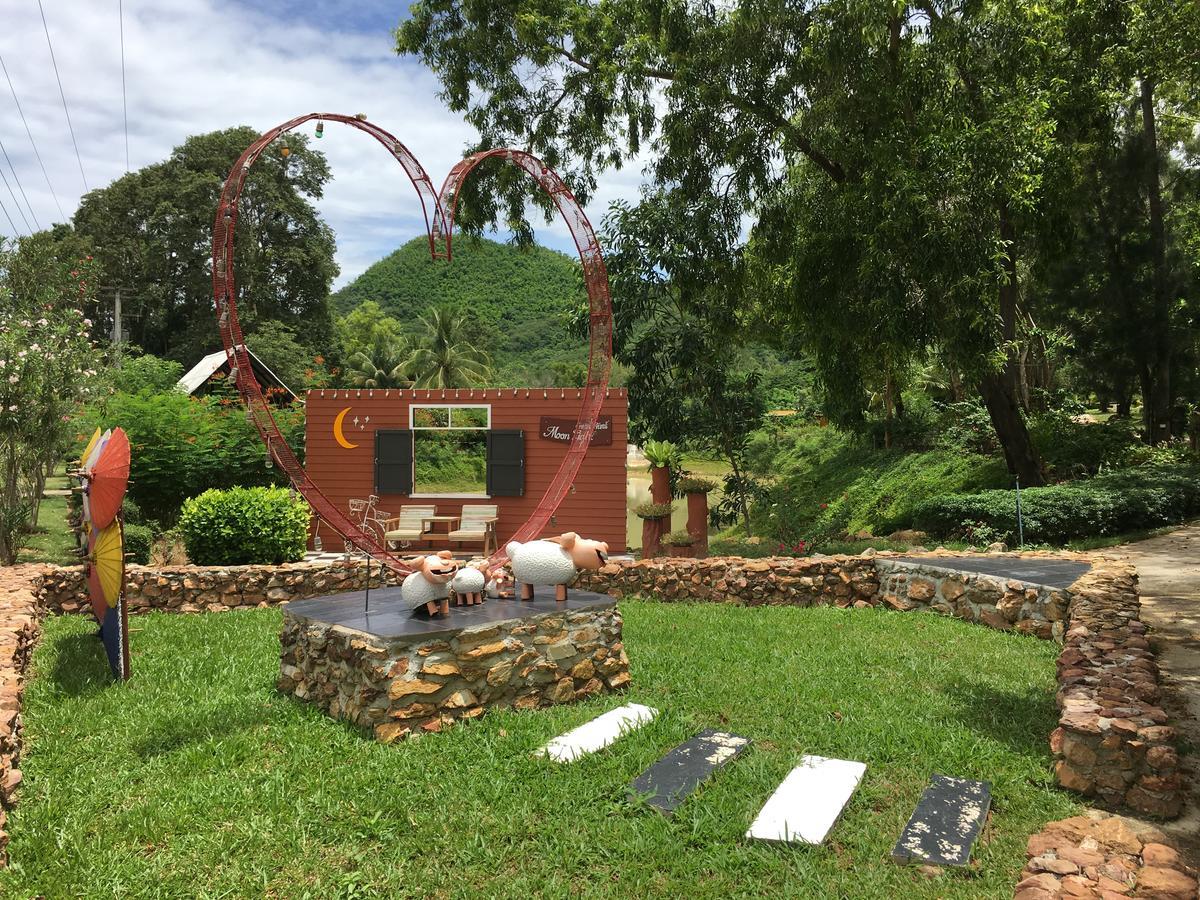 Baanraisooksangchan Kaeng Kachan Buitenkant foto