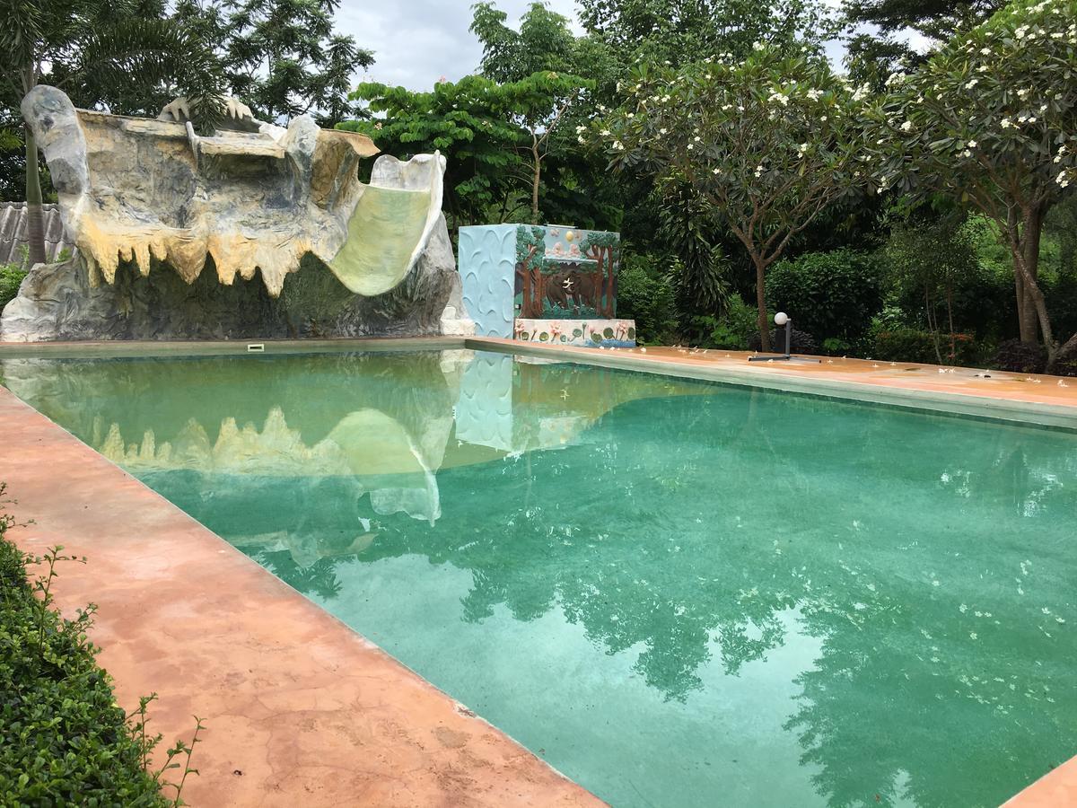 Baanraisooksangchan Kaeng Kachan Buitenkant foto